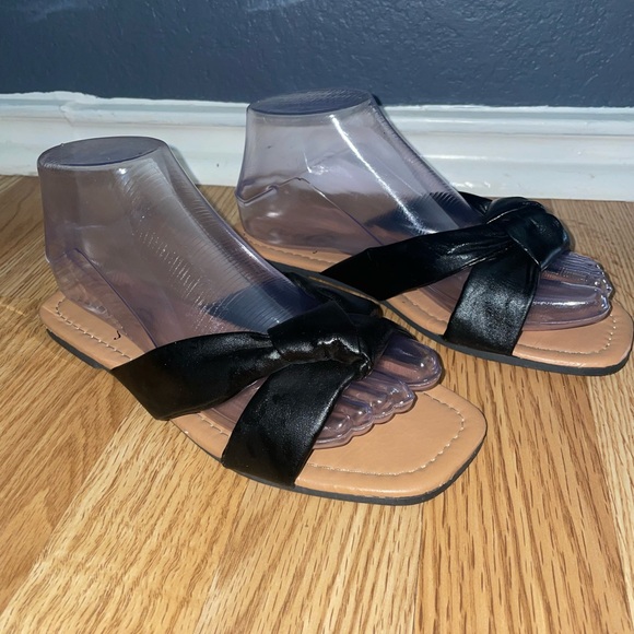 Sole mates Ladies Black Bow Slip On Sandals size 6 black open toe - Picture 6 of 7